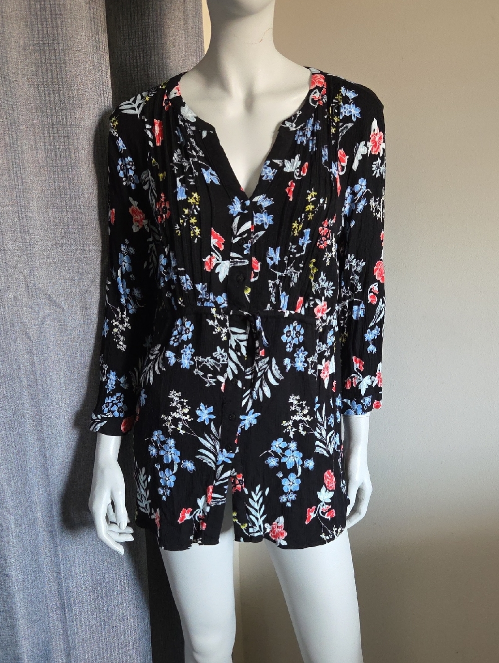 Hilary Radley Black Floral Tunic w Cinch Drawstring